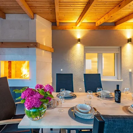 Villa Pezer - Private Heated Pool, Sauna And Jacuzzi Kula Atlagica