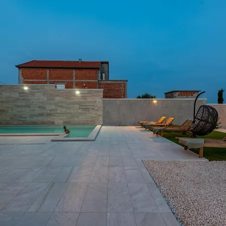 Pezer - Private Heated Pool, Sauna And Jacuzzi Villa Kula Atlagica