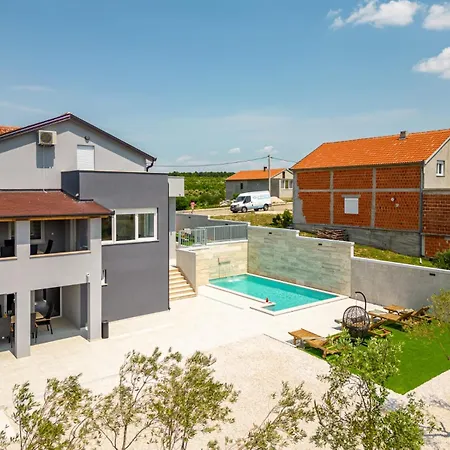 Villa Pezer - Private Heated Pool, Sauna And Jacuzzi Kula Atlagica