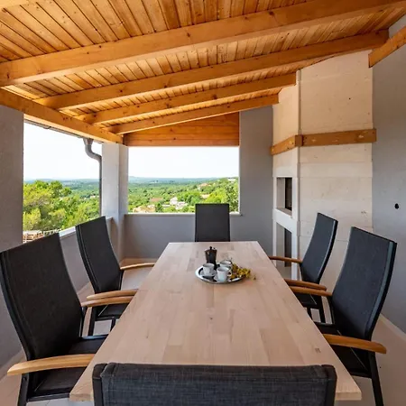 Villa Pezer - Private Heated Pool, Sauna And Jacuzzi
