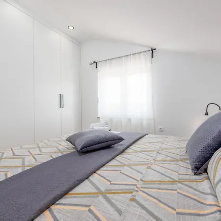 Pezer - Private Heated Pool, Sauna And Jacuzzi
