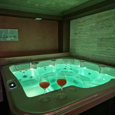 Pezer - Private Heated Pool, Sauna And Jacuzzi *